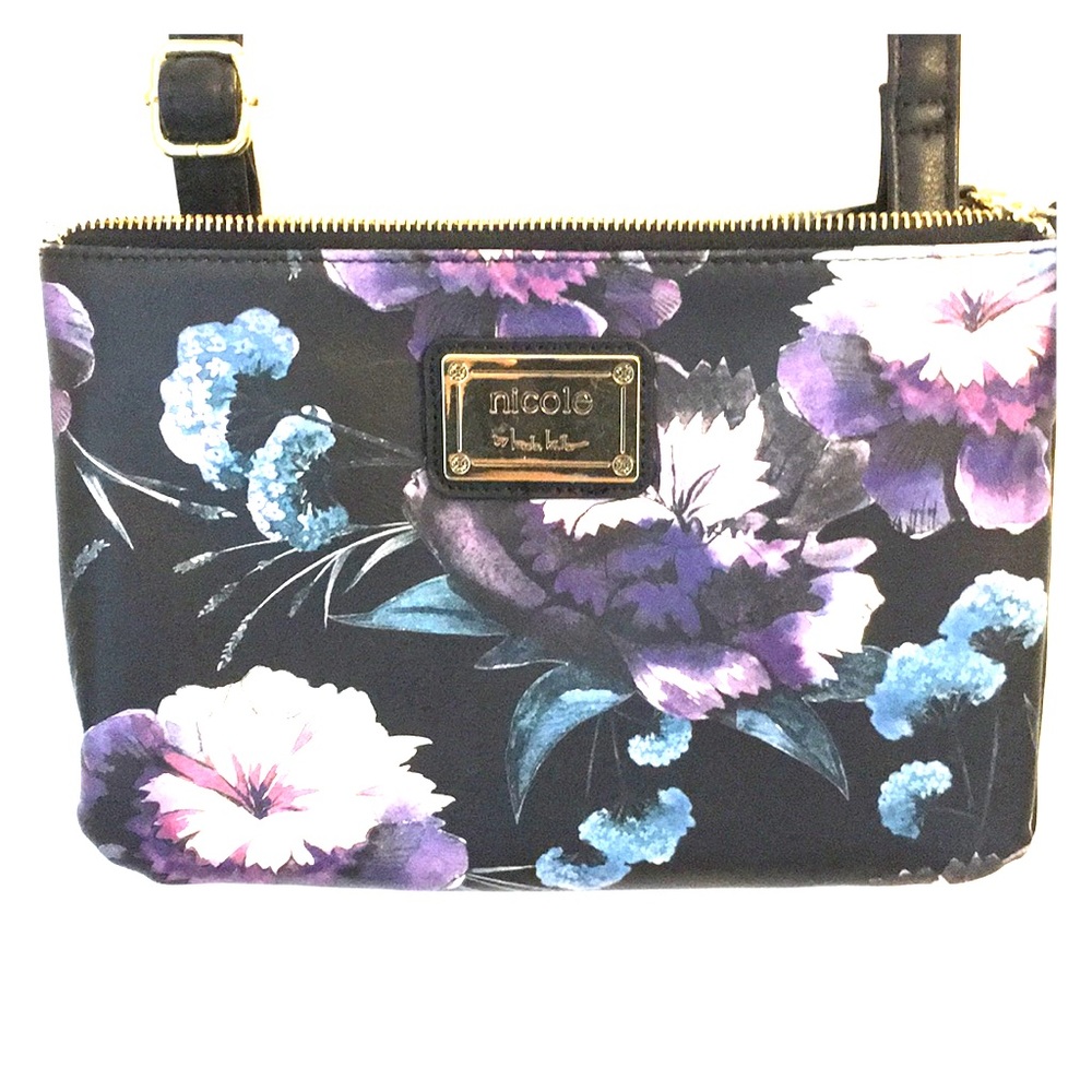 Cross body handbag